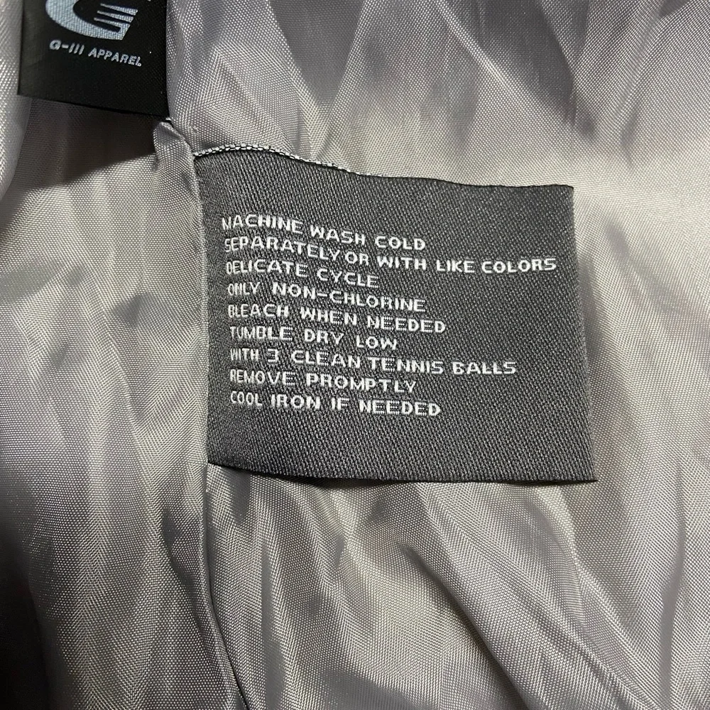 Kenneth Cole Reaction Ladies Size L Silver Gray Puffy Soft Comfy Jacket Exc Cond - Picture 9 of 9